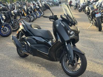YAMAHA XMAX 125