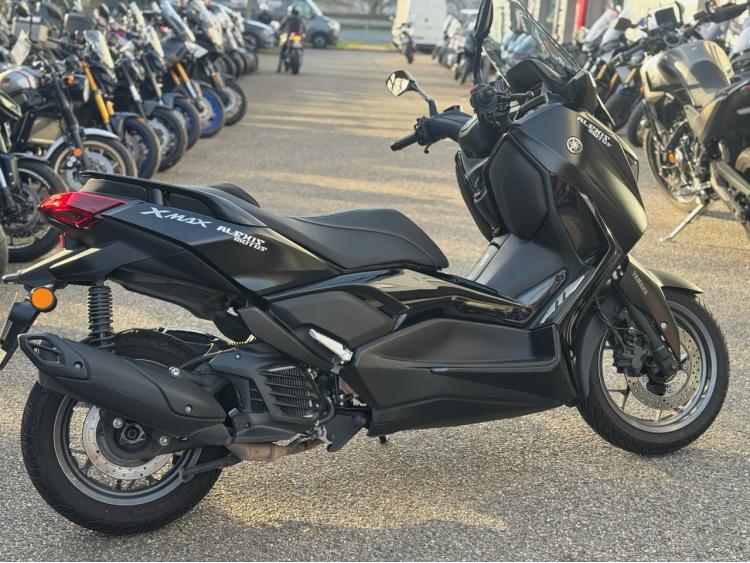 YAMAHA XMAX 125