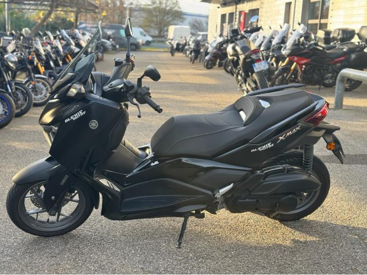YAMAHA XMAX 125