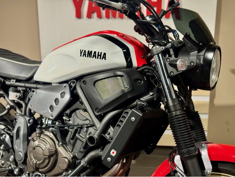 YAMAHA XSR 700 ABS 