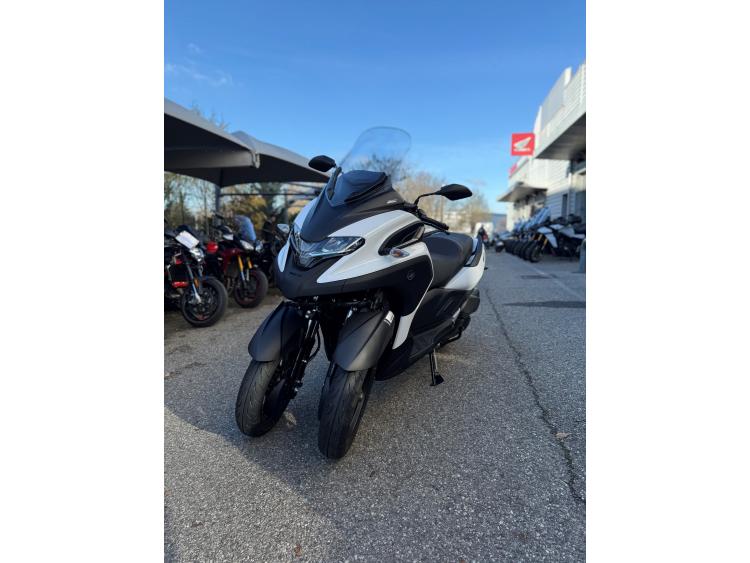 YAMAHA TRICITY 300