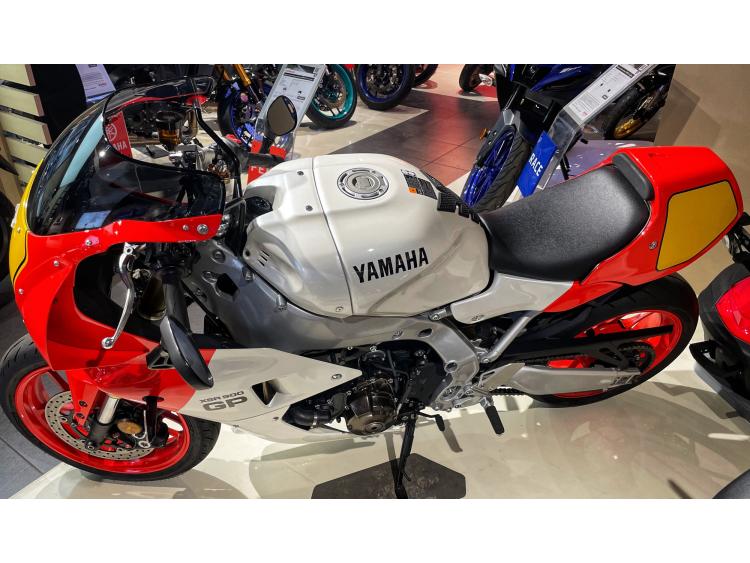 YAMAHA XSR 900 GP