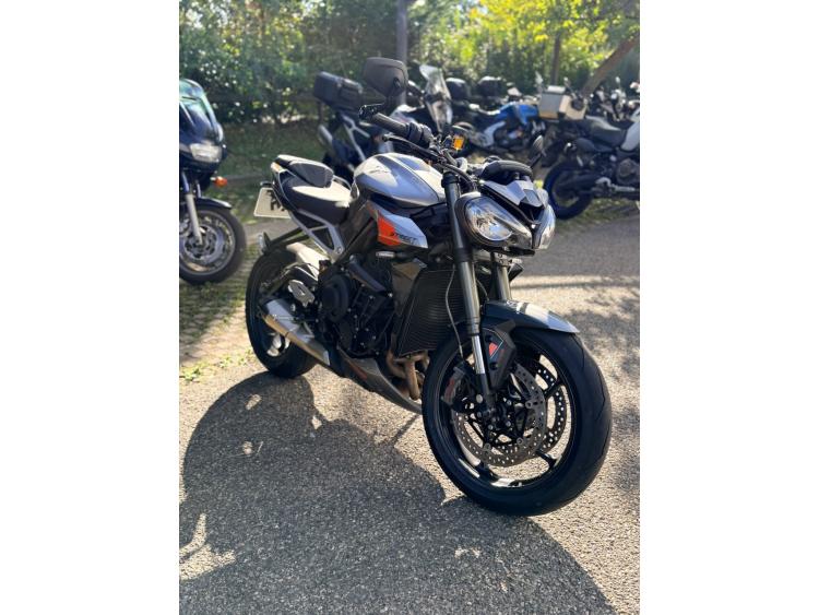 TRIUMPH STREET TRIPLE 765 RS