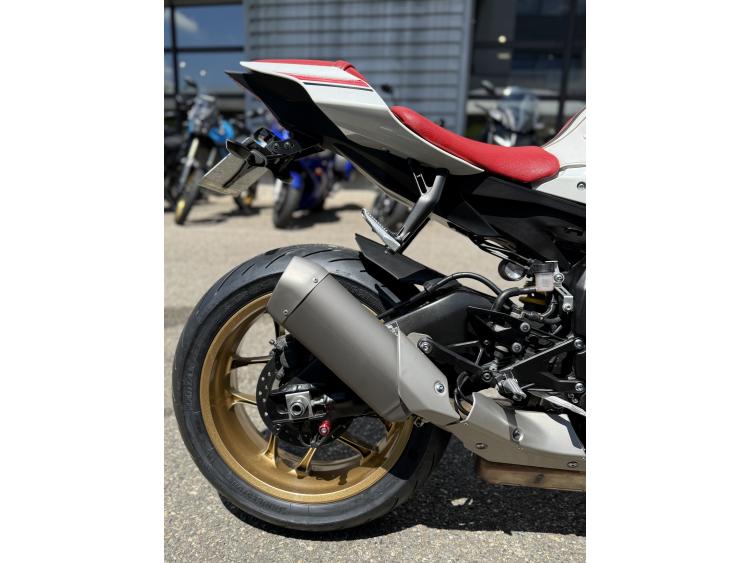 YAMAHA YZF 1000 R1 60TH